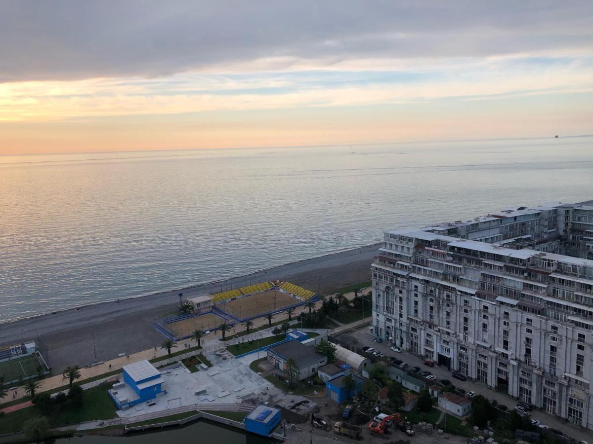 Black Sea VI Dari Apartments Batumi Bagian luar foto